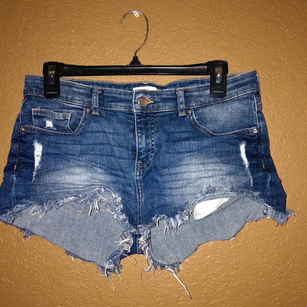 distressed jean shorts